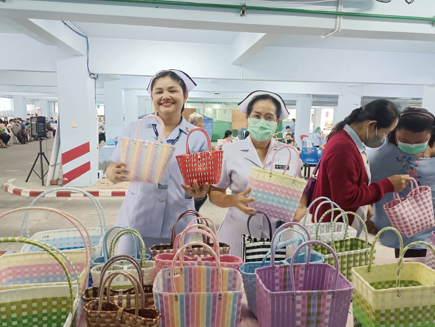 วันที่ 15  พฤศจิกายน 2566
องค์การบริหารส่วนตำบลท่าข้าม ร่วมกับโรงพยาบาลพุนพิน จัดกิจกรรมตลาดนัดชุมชนเคลื่อนที่ เพื่อเป็นการเปิดพื้นที่และประชาสัมพันธ์สินค้าชุมชนให้กับกลุ่มวิสาหกิจชุมชนสานกระเป๋าตำบลท่าข้าม ณ โรงพยาบาลพุนพิน ตำบลท่าข้าม อำเภอพุนพิน จังหวัดสุราษฎร์ธานี