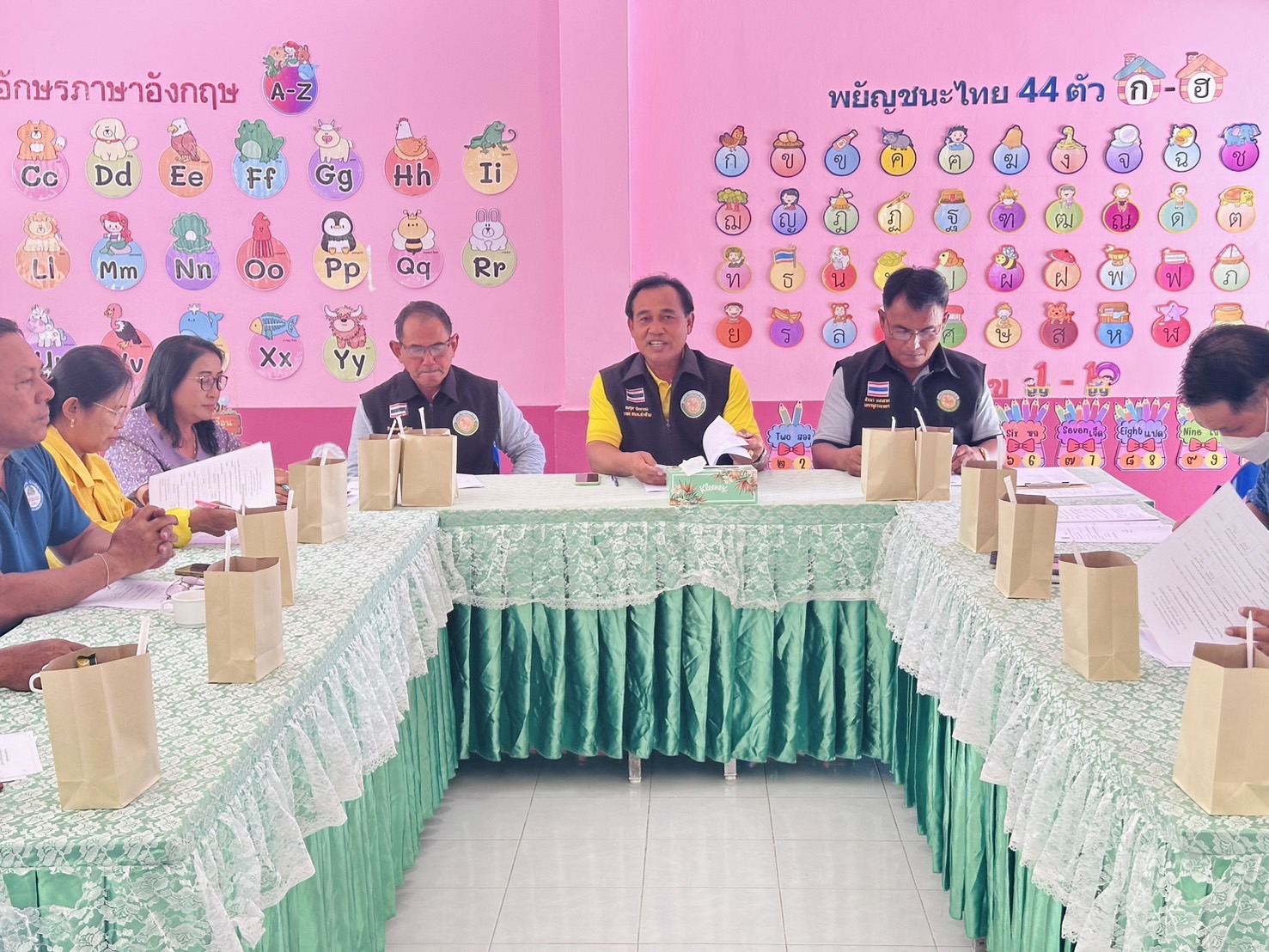 วันที่ 8 พฤษภาคม 2567 เวลา 13:00 น. 
นายอมฤต นิจอาคม นายกองค์การบริหารส่วนตำบลท่าข้าม เป็นประธานการประชุมคณะกรรมการบริหารศูนย์พัฒนาเด็กเล็กบ้านไทรงาม ณ ศูนย์พัฒนาเด็กเล็กบ้านไทรงาม หมู่ที่ 7 ตำบลท่าข้าม อำเภอพุนพิน จังหวัดสุราษฎร์ธานี