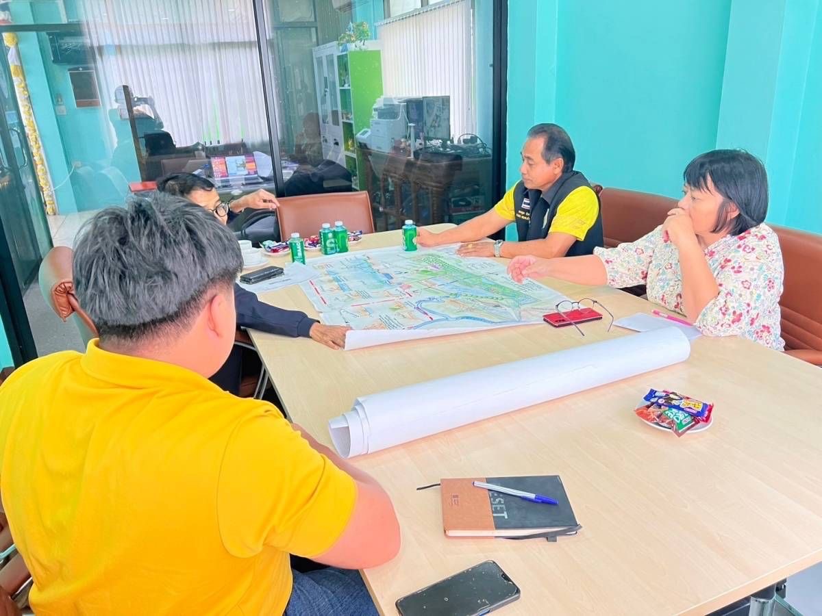 วันที่ 15 กรกฎาคม  2567
องค์การบริหารส่วนตําบลท่าข้าม ร่วมกับสำนักงานโยธาธิการและผังเมืองจังหวัดสุราษฎร์ธานี ร่วมพูดคุยแลกเปลี่ยน โครงการอารยเกษตร ฯ สำหรับพื้นที่ตำบลท่าข้ามเพื่อส่งเสริมพี่น้องประชาชนตำบลท่าข้ามในการประกอบอาชีพด้านการเกษตรเพื่อความยั่งยืน ในพื้นที่หมู่ที่ 3 ตำบลท่าข้าม อำเภอพุนพิน จังหวัดสุราษฎร์ธานี