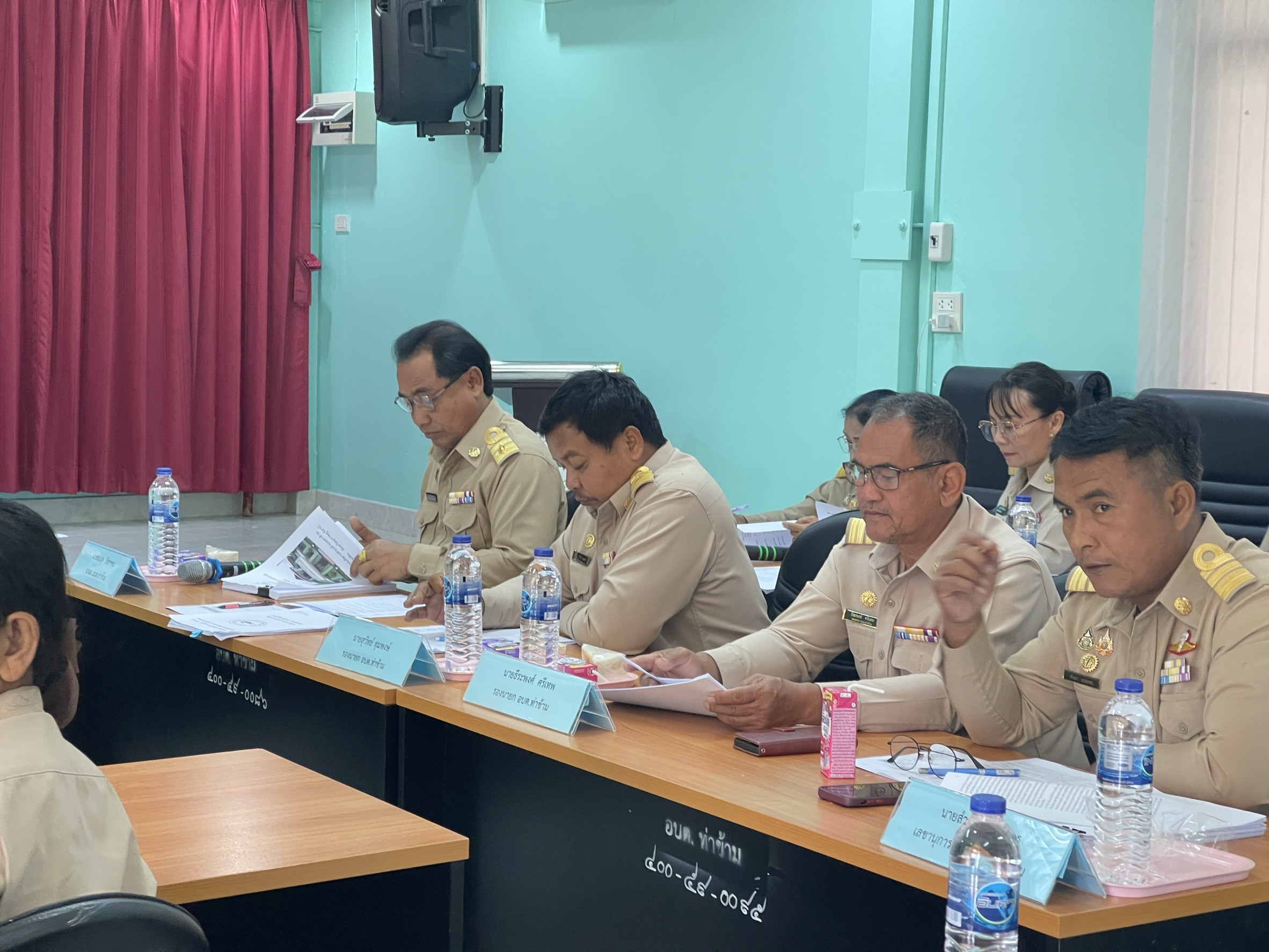 วันที่ 9 กันยายน  2567
องค์การบริหารส่วนตําบลท่าข้าม ประชุมสภาองค์การบริหารส่วนตําบลท่าข้าม สมัยวิสามัญ สมัยที่ 3 ครั้งที่ 2 ประจำปี พ.ศ. 2567 ณ ห้องประชุมสภาองค์การบริหารส่วนตําบลท่าข้าม อำเภอพุนพิน จังหวัดสุราษฎร์ธานี