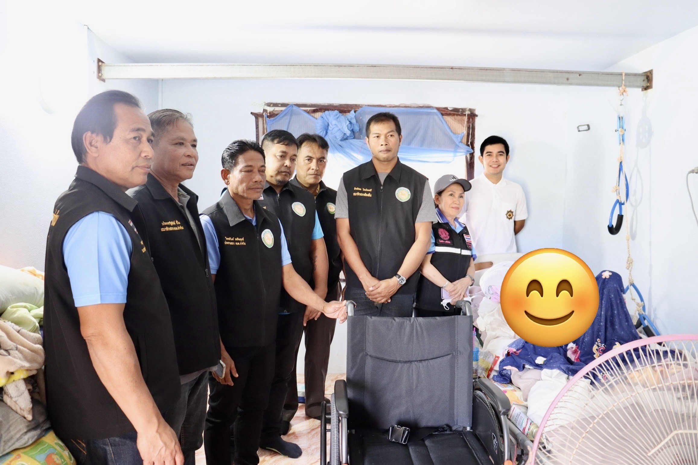 วันที่ 31  มกราคม 2568 
นายอมฤต นิจอาคม นายกองค์การบริหารส่วนตําบลท่าข้าม พร้อมด้วยคณะผู้บริหาร สมาชิกสภา กำนันตำบลท่าข้าม และเจ้าหน้าที่ ร่วมส่งมอบกายอุปกรณ์ รถเข็น (วิลแชร์) ให้กับผู้พิการตำบลท่าข้าม รอบที่ 2 จากสำนักงานพัฒนาสังคมและความมั่นคงของมนุษย์จังหวัดสุราษฎร์ธานี จำนวน 3 คัน