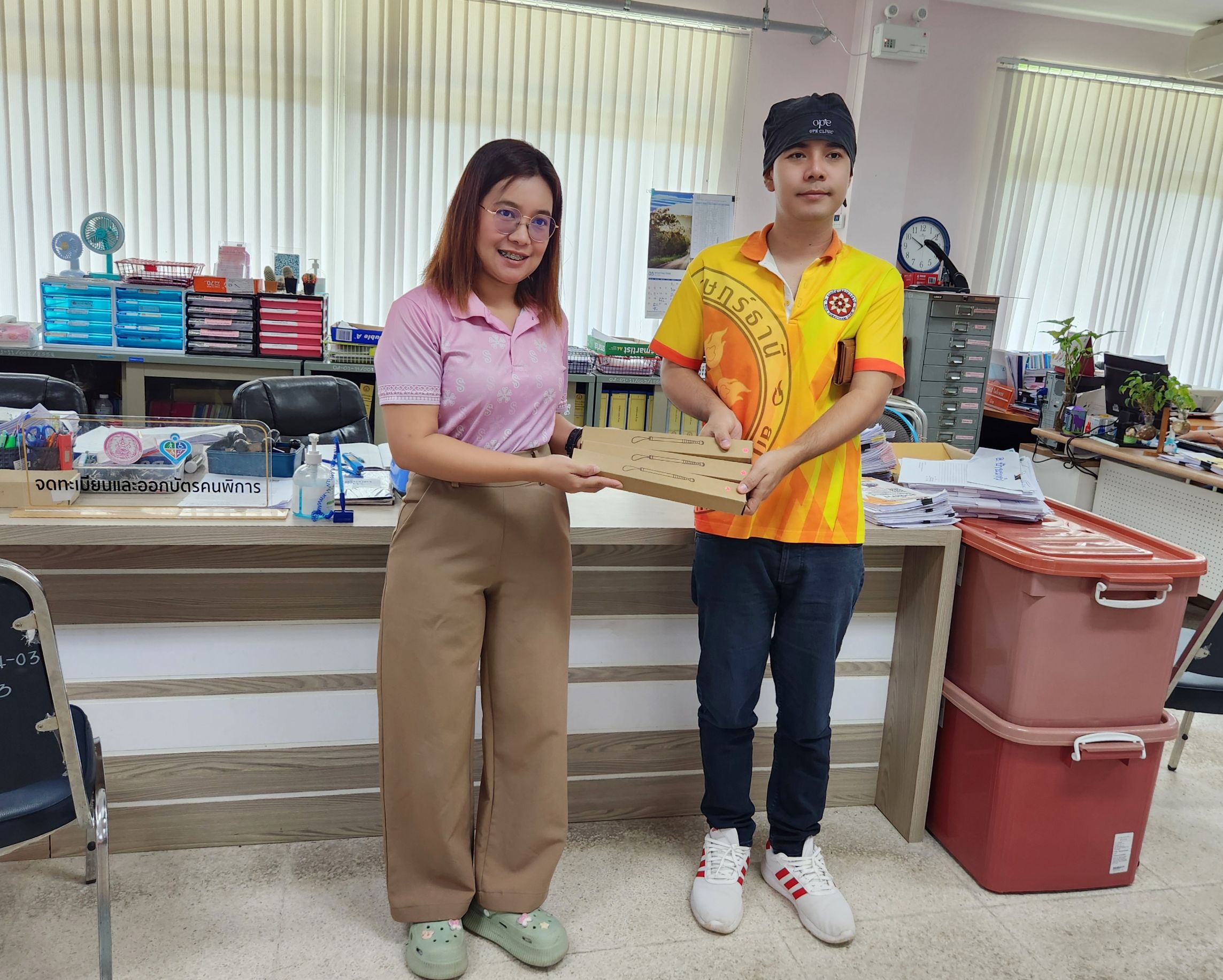วันที่ 26 มิถุนายน 2568 องค์การบริหารส่วนตำบลท่าข้าม รับมอบกายอุปกรณ์👨🏻‍🦯ไม้เท้าขาว👩🏻‍🦯ให้กับผู้พิการตำบลท่าข้าม จากสำนักงานพัฒนาสังคมและความมั่นคงของมนุษย์จังหวัดสุราษฎร์ธานี จำนวน 3 อัน