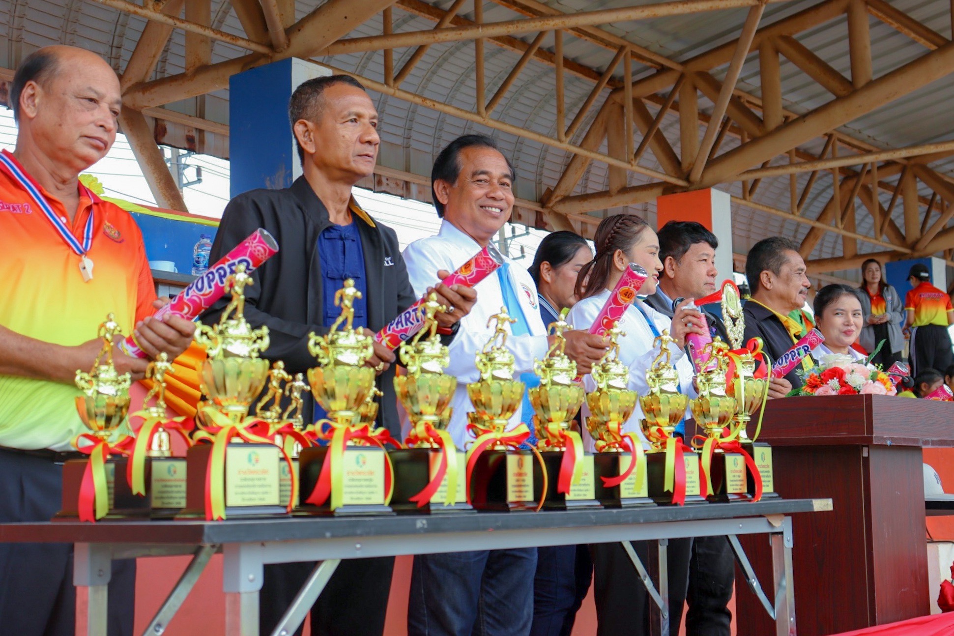 ณ สนามกีฬาโรงเรียนวัดตรณาราม อำเภอพุนพิน จังหวัดสุราษฎร์ธานี 
( วันที่ 15 สิงหาคม 2568 )                            
#พิธีเปิดการแข่งขันพญาท่าข้ามเกมส์ ประจำปี 2568🏅     
     เข้าร่วมพิธีเปิดการแข่งขันกรีฑานักเรียนเครือข่ายสถานศึกษาขั้นพื้นฐาน พุนพิน 3 โดยมีนางสาวปวิชญา สินน้อย ผู้อำนวยการสำนักงานเขตพื้นที่การศึกษาประถมศึกษาสุราษฎร์ธานี เขต 2 เป็นประธานในพิธี ในการนี้มีนายฟูศักดิ์ เลี่ยมแก้ว ผู้อำนวยการโรงเรียนวัดสันติคีรีรมย์ เป็นผู้กล่าวคำรายงาน มีวัตถุประสงค์เพื่อส่งเสริมให้นักเรียน ได้มีการออกกำลังกาย และเล่นกีฬาอย่างสม่ำเสมอ ตลอดจนเป็นการก่อให้เกิดความรัก ความสามัคคี และเกิดความสมานฉันท์ขึ้นในหมู่คณะ