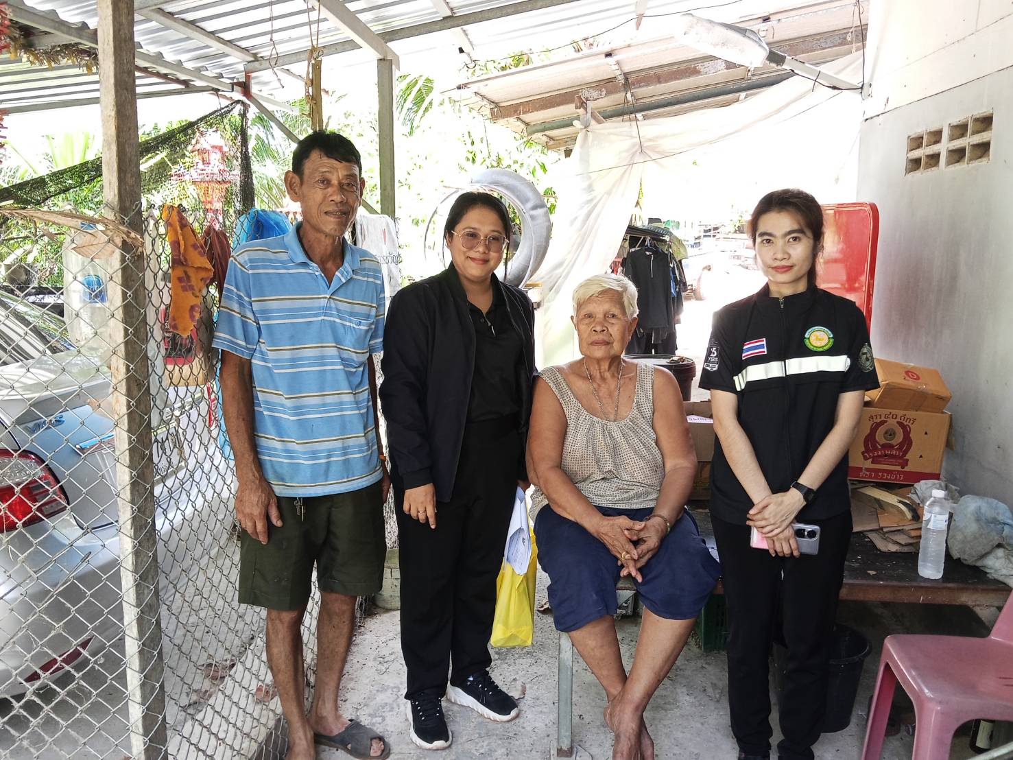 วันที่ 11 พฤษภาคม 2569 นายอมฤต นิจอาคม นายกองค์การบริหารส่วนตำบลท่าข้าม มอบหมายให้เจ้าหน้าที่ ลงพื้นที่ร่วมกับเจ้าหน้าที่พัฒนาสังคมและความมั่นคงของมนุษย์จังหวัดสุราษฎร์ธานี เพื่อสำรวจสภาพที่อยู่อาศัยสำหรับผู้สูงอายุ ที่ต้องการปรับปรุงและซ่อมแซมที่อยู่อาศัย🏡พื้นที่ หมู่ที่ 1 ตำบลท่าข้าม