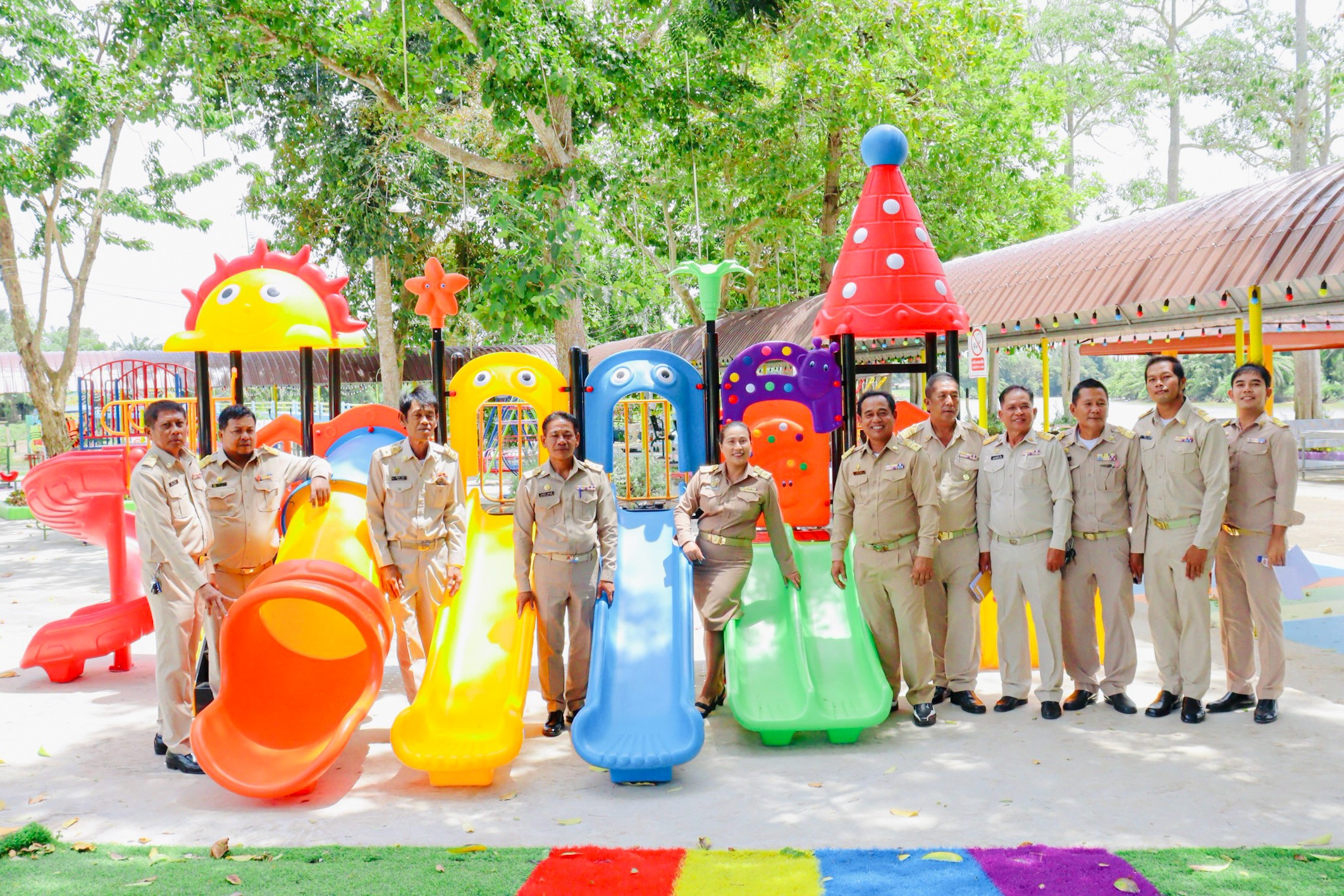 อบต.ท่าข้าม ขอขอบคุณ กฟผ. มอบเครื่องเล่นสนาม ส่งเสริมสุขภาพและพัฒนาการเด็กและเยาวชน