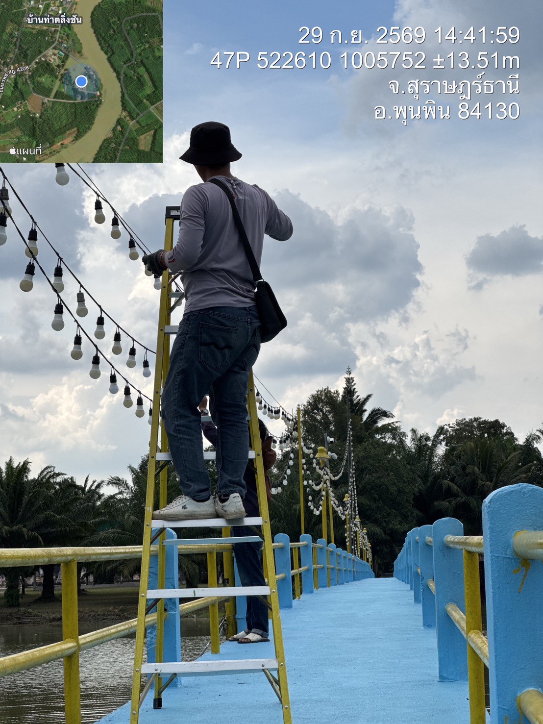 วันที่ 29 กันยายน   2569
นายอมฤต นิจอาคม นายกองค์การบริหารส่วนตำบลท่าข้าม มอบหมายเจ้าหน้าที่ กองช่าง องค์การบริหารส่วนตำบลท่าข้าม ดำเนินการตรวจสอบซ่อมแซม และติดตั้งไฟสาธารณะ ฯ   สวนสาธารณะเฉลิมพระเกียรติ หมู่ที่  5 ตำบลท่าข้าม อำเภอพุนพิน จังหวัดสุราษฎร์ธาน
