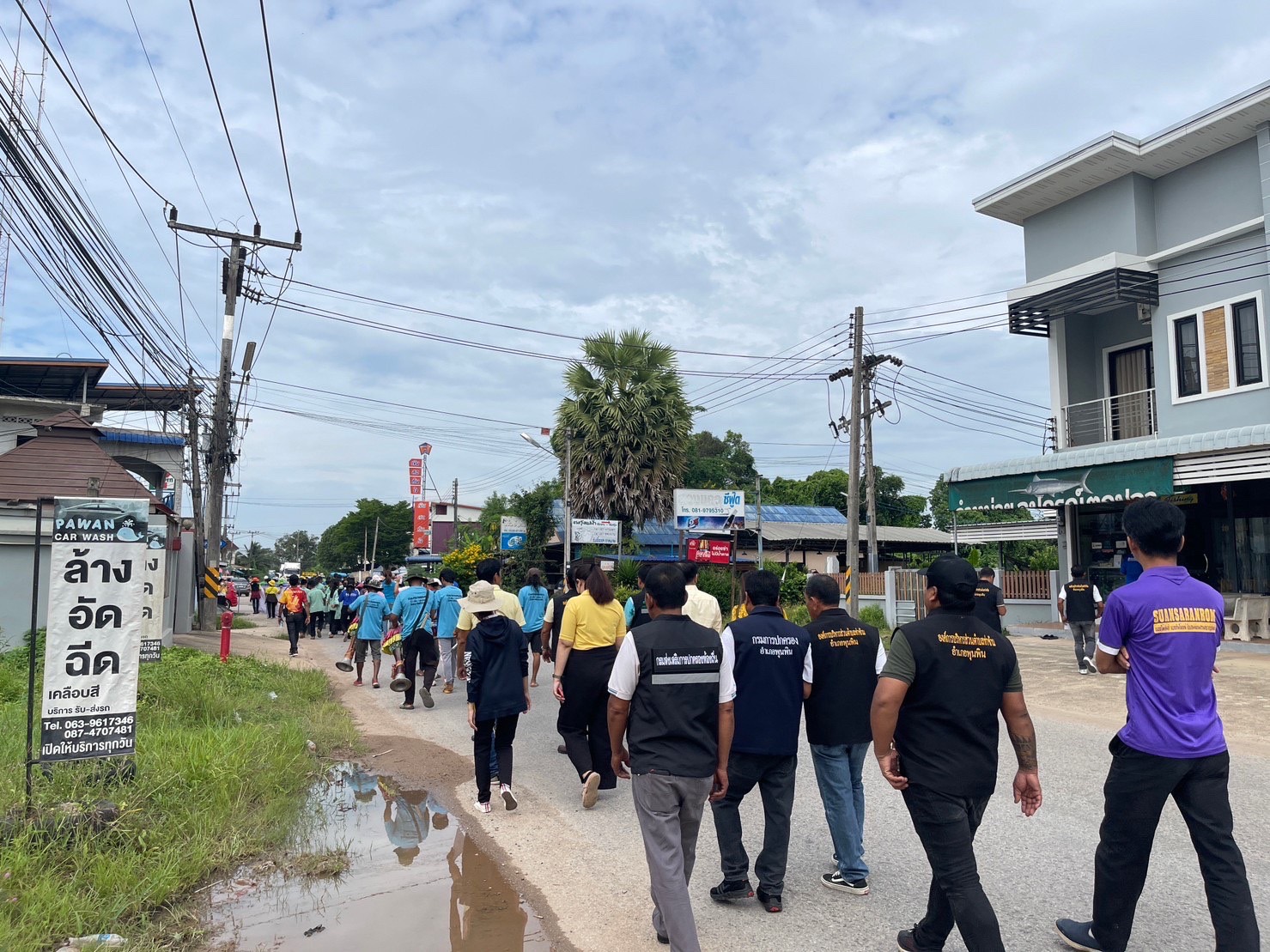 วันพฤหัสบดีที่ 17 สิงหาคม 2566        องค์การบริหารส่วนตำบลท่าข้าม คณะผู้บริหาร ร่วมกับสาธารณสุขอำเภอพุนพิน,โรงพยาบาลพุนพิน,อาสาสมัครประจำตำบล,โรงเรียนบ้านไทรงาม,โรงเรียนวัดท่าตลิ่งชัน         จัดทำโครงการรณรงค์และป้องกันโรคไข้เลือดออก ประจำปี 2566 สนับสนุนงบประมาณโดยกองทุนหลักประกันสุขภาพองค์การบริหารส่วนตำบลท่าข้าม        ณ หมู่ที่ 3 บ้านบางท่าข้าม อำเภอพุนพิน จังหวัดสุราษฎร์ธานี